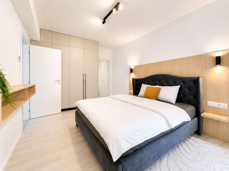 Apartament cu 3 camere decomandat, mobilat în Lipovei