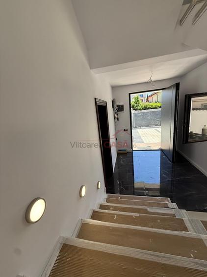 Casă individuală cu 5 camere cu Canalizare în Ozana