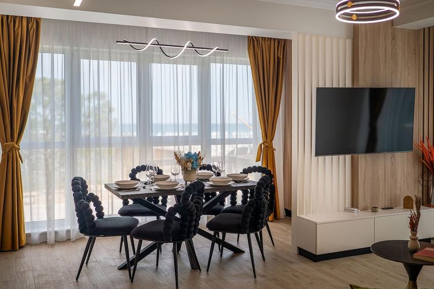 Apartament cu 3 camere decomandat în Mamaia-Sat