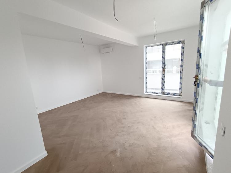 Apartament cu 2 camere decomandat în Băneasa