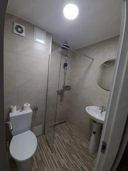 Apartament cu 4 camere decomandat în Vitrometan