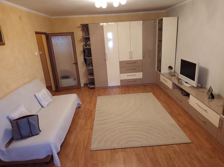 Garsonieră decomandată în Micro 17