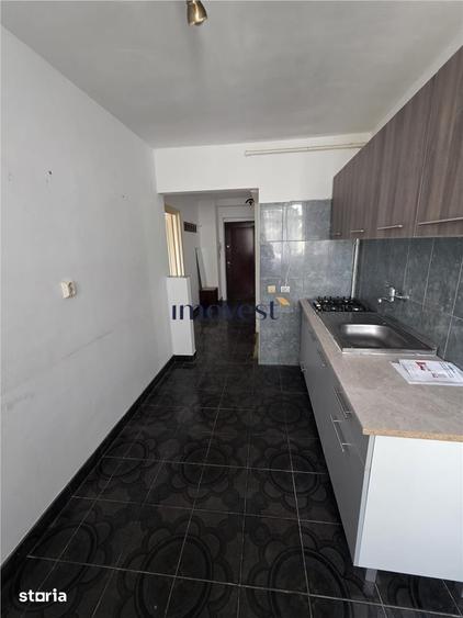 Apartament cu 3 camere decomandat în Soarelui