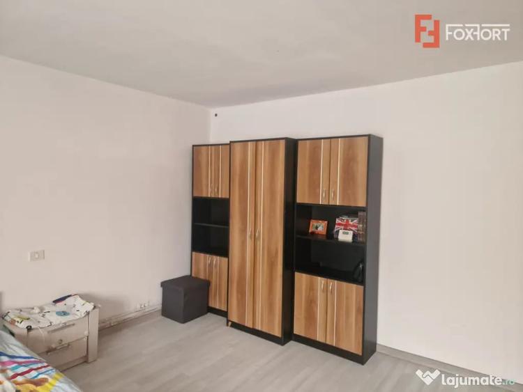 Casă cu 9 camere cu Teren 20 Mp în Moșnița Nouă
