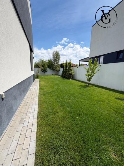 Casă individuală cu 5 camere cu Teren 400 Mp în Corbeanca