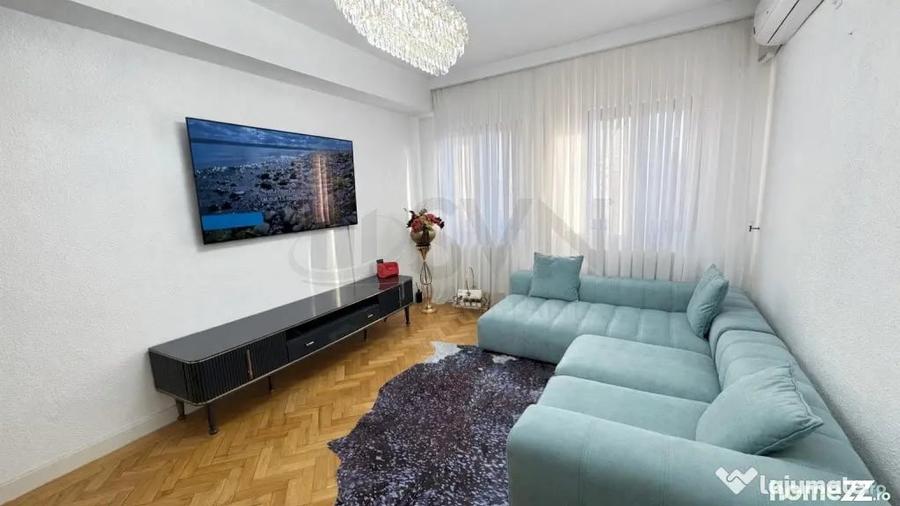 Apartament cu 4 camere semidecomandat în Capitale