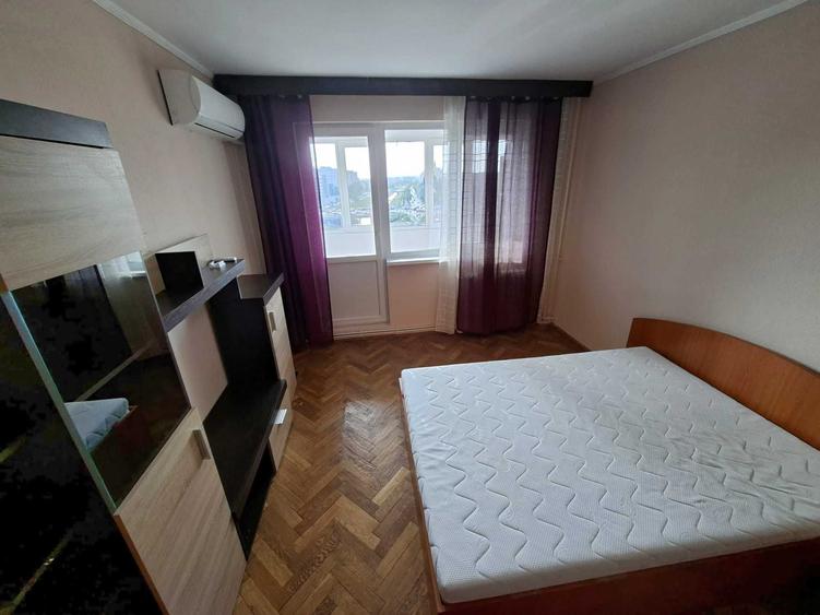 Apartament cu 2 camere decomandat în Podu Roș