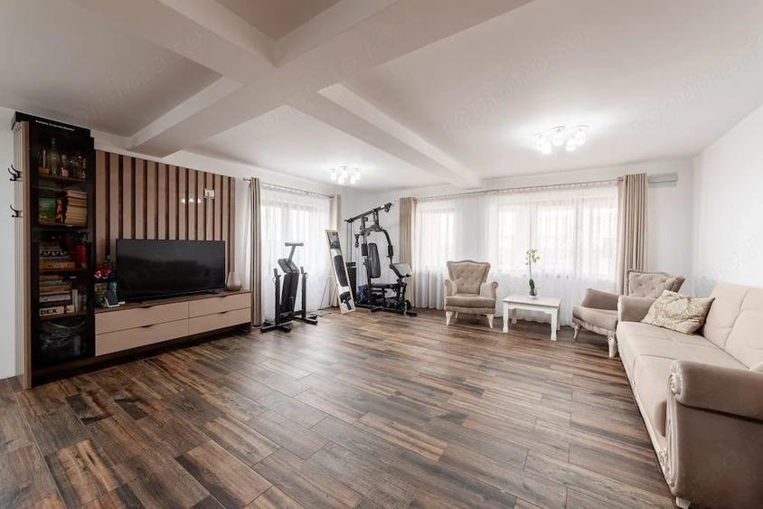 Casă cu Teren 477 Mp în Bradu