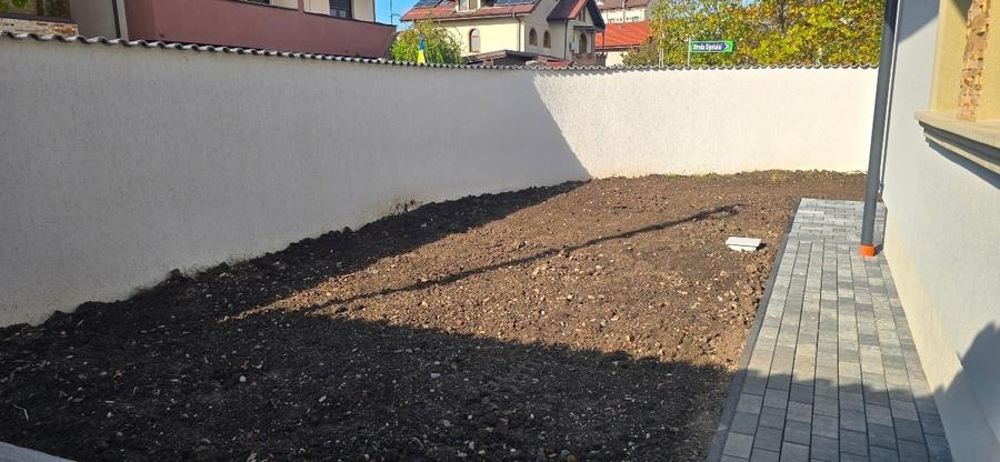 Casă Individuală Cuplată, 4 camere , Stradă asfaltată , Toate utilitățile - 5