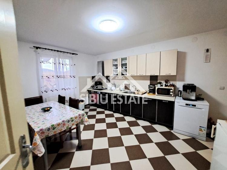 Casa cu pivnita mare, dormitor la parter, Selimbar - 2