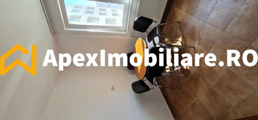 Apartament cu 3 camere semidecomandat în Gara de Nord