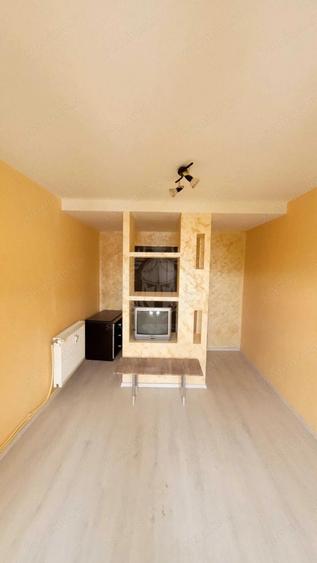 // 3 CAMERE// ULTRACENTRAL// - 1