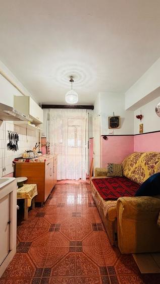 De vanzare 2 camere dec. in Galati, Micro 18, zonă Spitalul Județean - 4