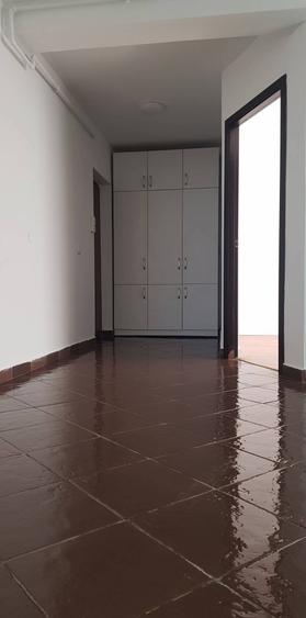 Proprietar vand apartament 3 camere Etaj 1 - 2