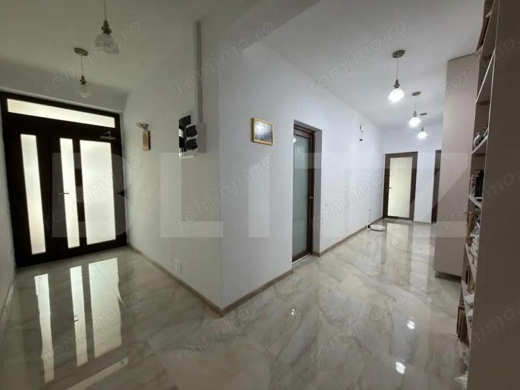 Casa 4 dormitoare, 204 mp, teren 1000 mp, zona Carcea - 10
