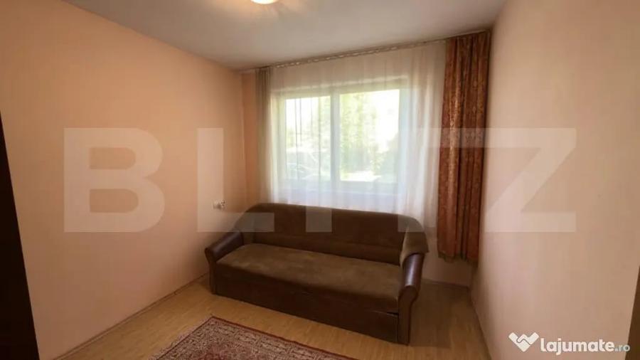 Apartament cu 3 camere decomandat în Careiului