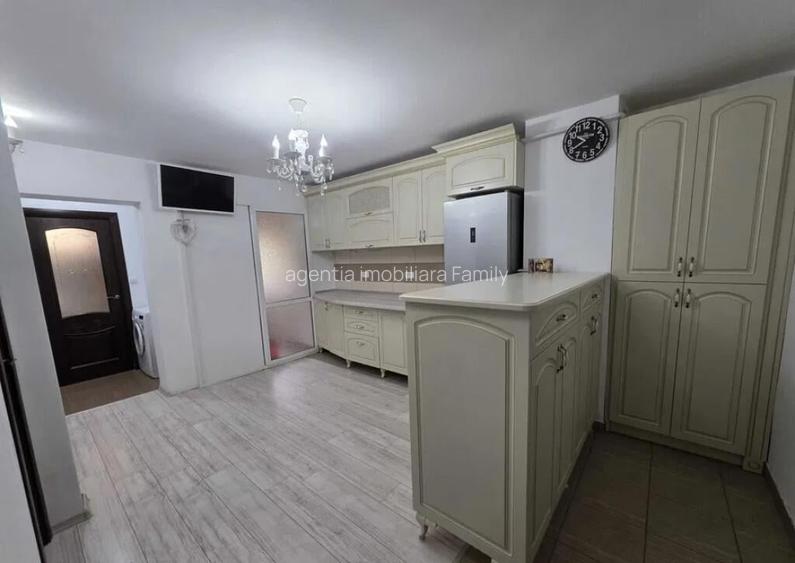Apartament cu 3 Camere Decomandate etaj 2 - Zona George Enescu