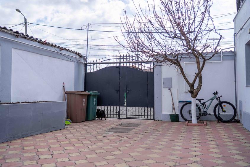 Casa  2 in  1 - Soseaua Chitilei ( Gradinita, After School, Sediu firma ) - 60