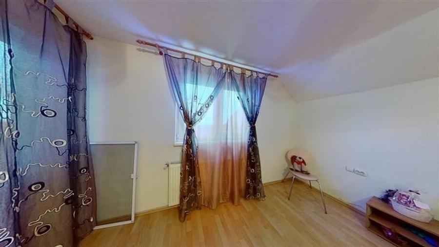 Acasa in Rasnov:Casa cu 5 camere,curte mare si liniste deplina, 500 mp teren, Ce - 27