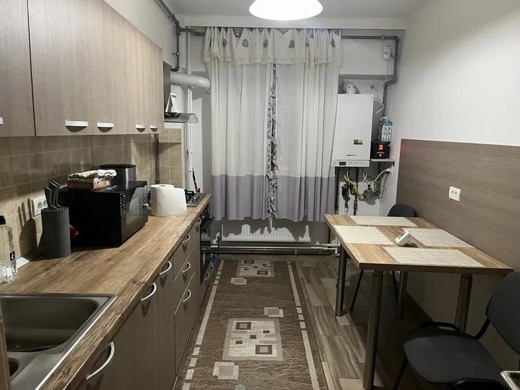Apartament cu 2 camere decomandat, mobilat în Palas