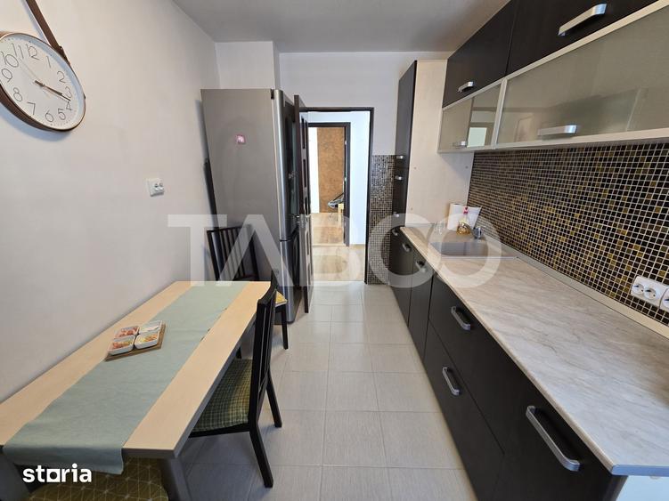 Apartament cu 3 camere decomandat în Turnișor