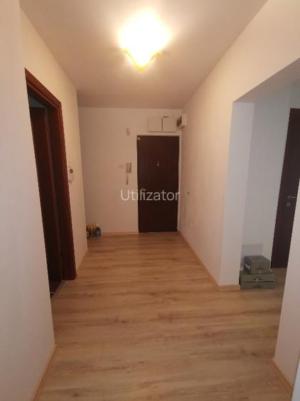 Proprietar, 3 camere, Nerva Traian, et. 2/8, centrală proprie 2025