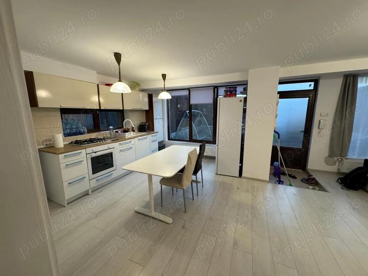 Inchiriez apartament 3 camere - 8