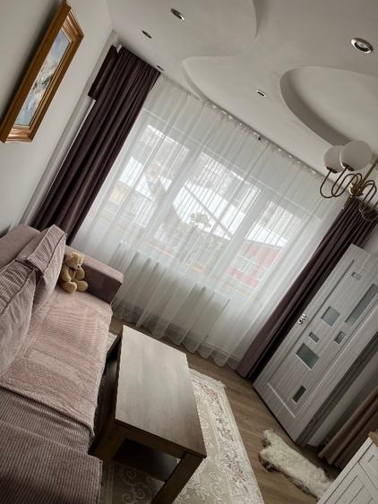 Vând Apartament cu două camere etaj 3 pe mijloc  - 3