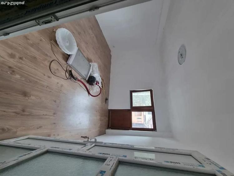 A 33 Proprietarul vinde casa energiei gara construita acum 3 an din caramida , - 5