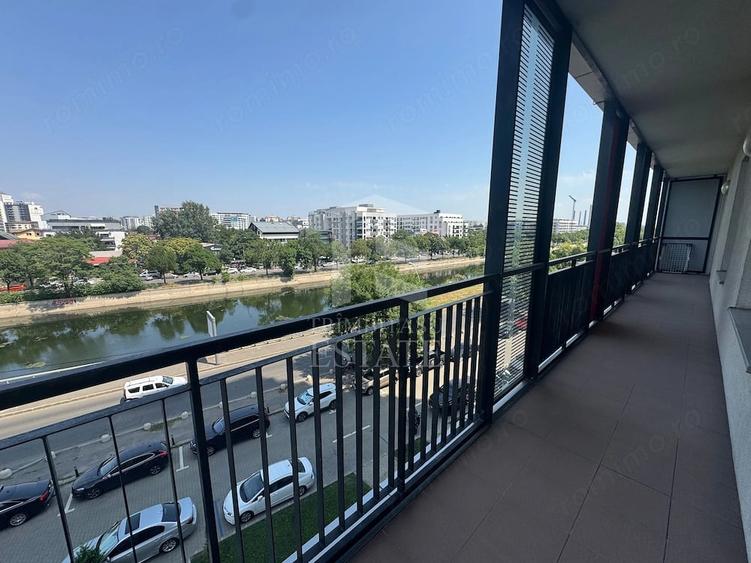 Apartament cu 3 camere decomandat în Splaiul Unirii