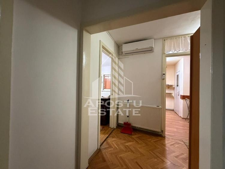 Apartament cu 3 camere, 2 bai, decomandat, centrala proprie, Girocului - 10