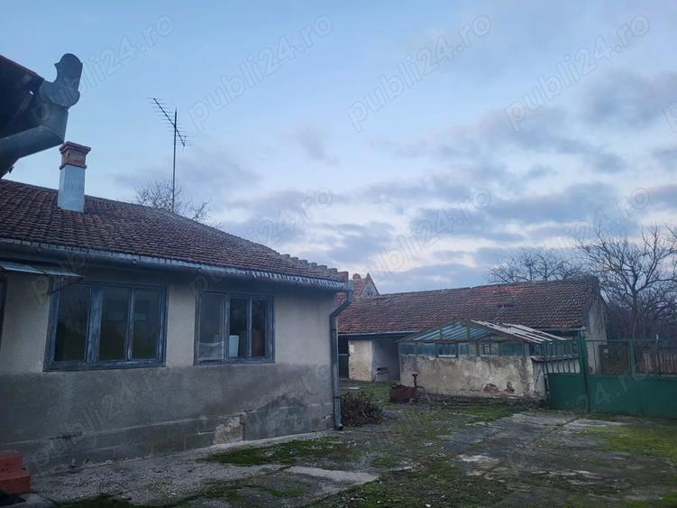 Casa de vanzare 4 camere - Chizatau - 1