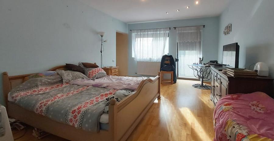 Vanzare vila frumoasa cu 2 garaje si teren mare in Popesti Leordeni - 1