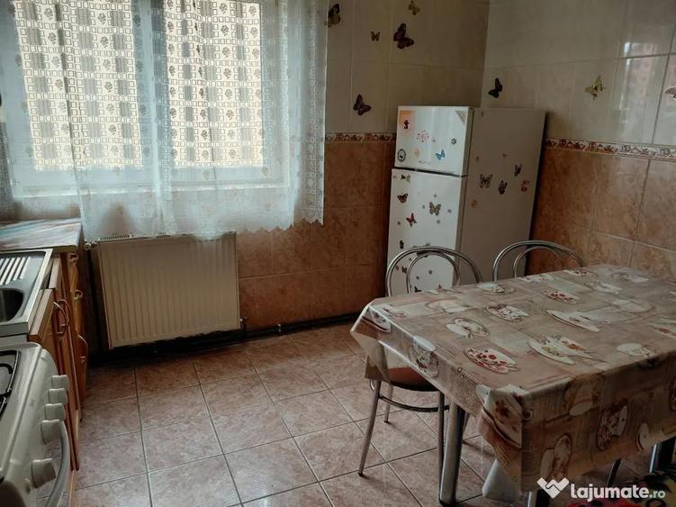 Inchiriez garsoniera decomandata - 2