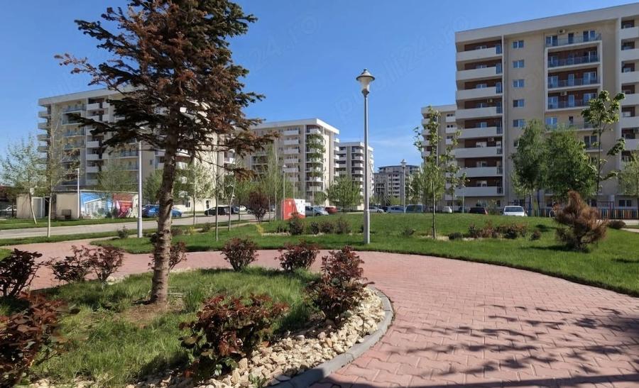 Apartament cu 3 camere decomandat în Metalurgiei