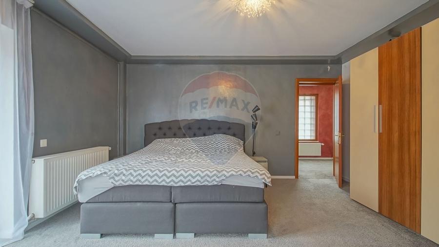 Casă complet mobilată cu garaj și panouri fotovoltaice – Codlea! - 4