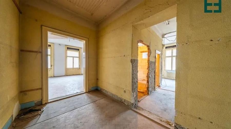 Apartament ultracentral cu 2 garaje - 5