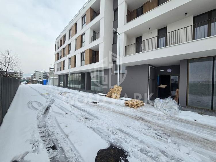 Spatiu Comercial - Floresti/Eroilor - Vitrina / TRAFIC PIETONAL - 28