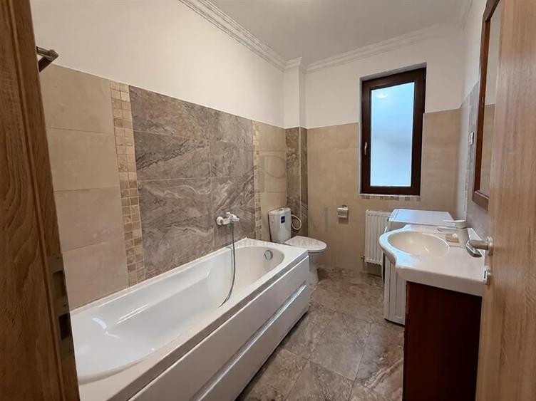 GIROC - 3 CAM - DECOMANDAT - LOC PARCARE - MOBILAT - UTILAT - ZONA EXCELENTA - 9