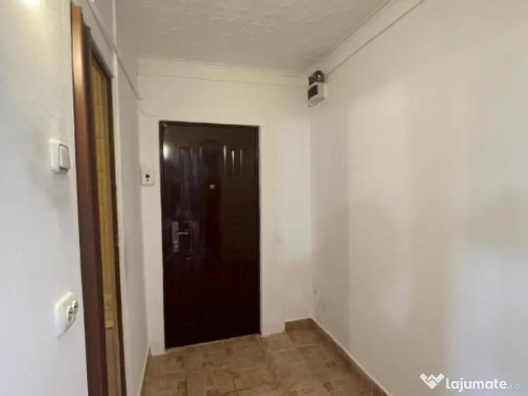 Garsoniera de vanzare, 24 mp, zona Combinat - 1