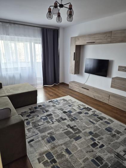 Inchiriere garsoniera renovata 40mp zona Teatru Masca - 1