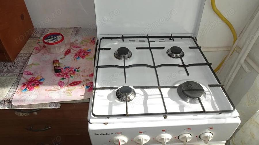 Inchiriez garsoniera in Deva, zona Bdl. Decebal (Ulpia), etaj 7, centrala termica, gresie, faianta, - 1