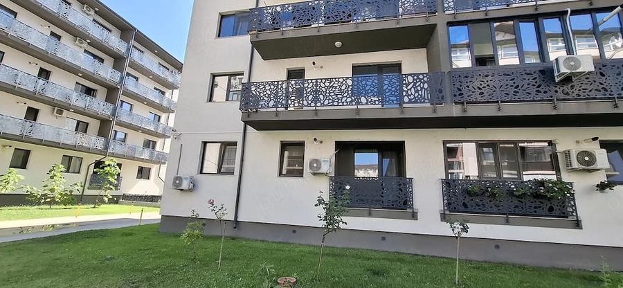 Apartament cu 3 camere decomandat în 1 Decembrie