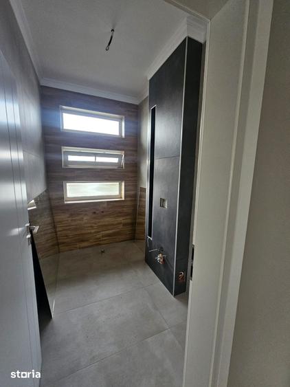 Casă cu 4 camere cu Teren 440 Mp în Central