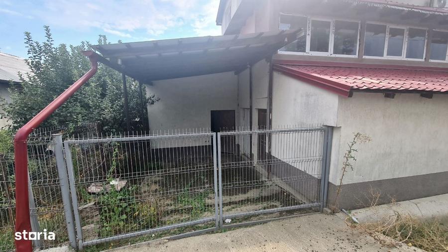 Casă cu 4 camere în Zigoneni
