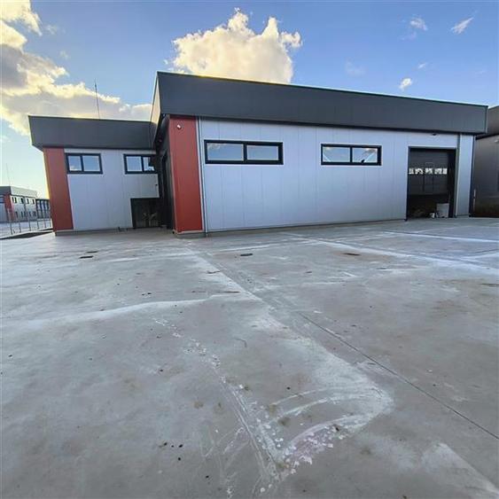 Spațiu industrial, de 900 mp, în Domnești