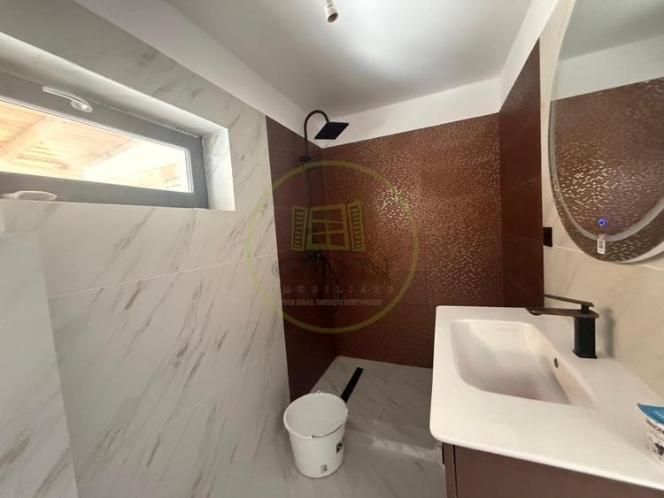 Casă individuală cu 5 camere cu Teren 430 Mp în Malu Mare
