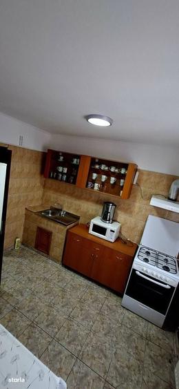 Apartament cu 3 camere decomandat în Găvana