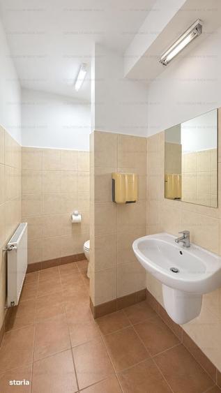 Spațiu comercial, de 100 mp, în Central