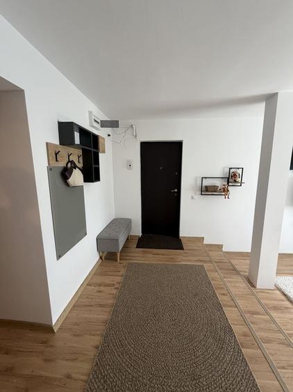 Apartament cu 3 camere decomandat în Micro 3